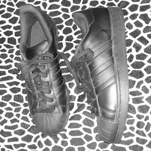 Adidas Black Superstar Shoes 7.5